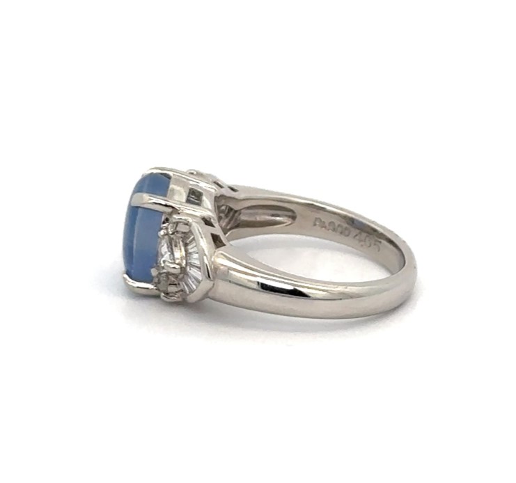 4.50 Carats Star Sapphire Platinum Ring