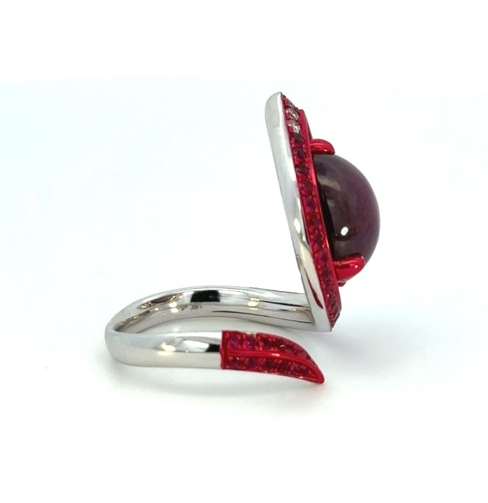 Almost 10 Carats Star Ruby White Gold Cocktail Ring
