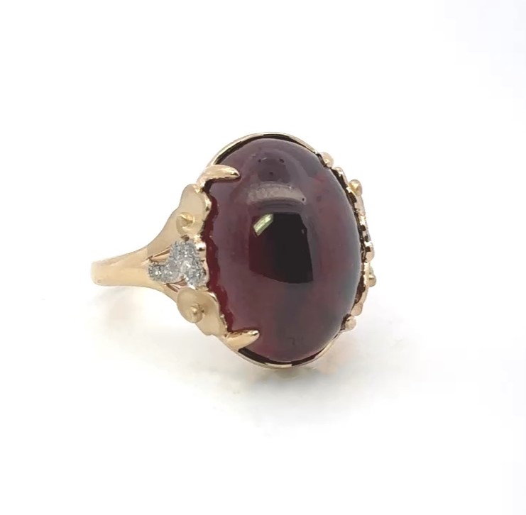 Over 10 Carats Cabochon Garnet Yellow Gold Ring