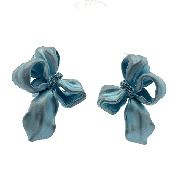 Titanium Earrings With Blue Sapphire