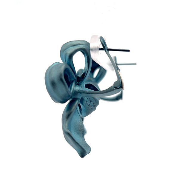 Titanium Earrings With Blue Sapphire