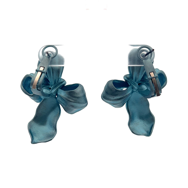 Titanium Earrings With Blue Sapphire
