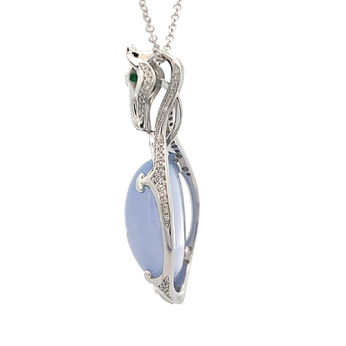 One 18 karat white gold horse head design pendant