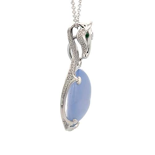 One 18 karat white gold horse head design pendant
